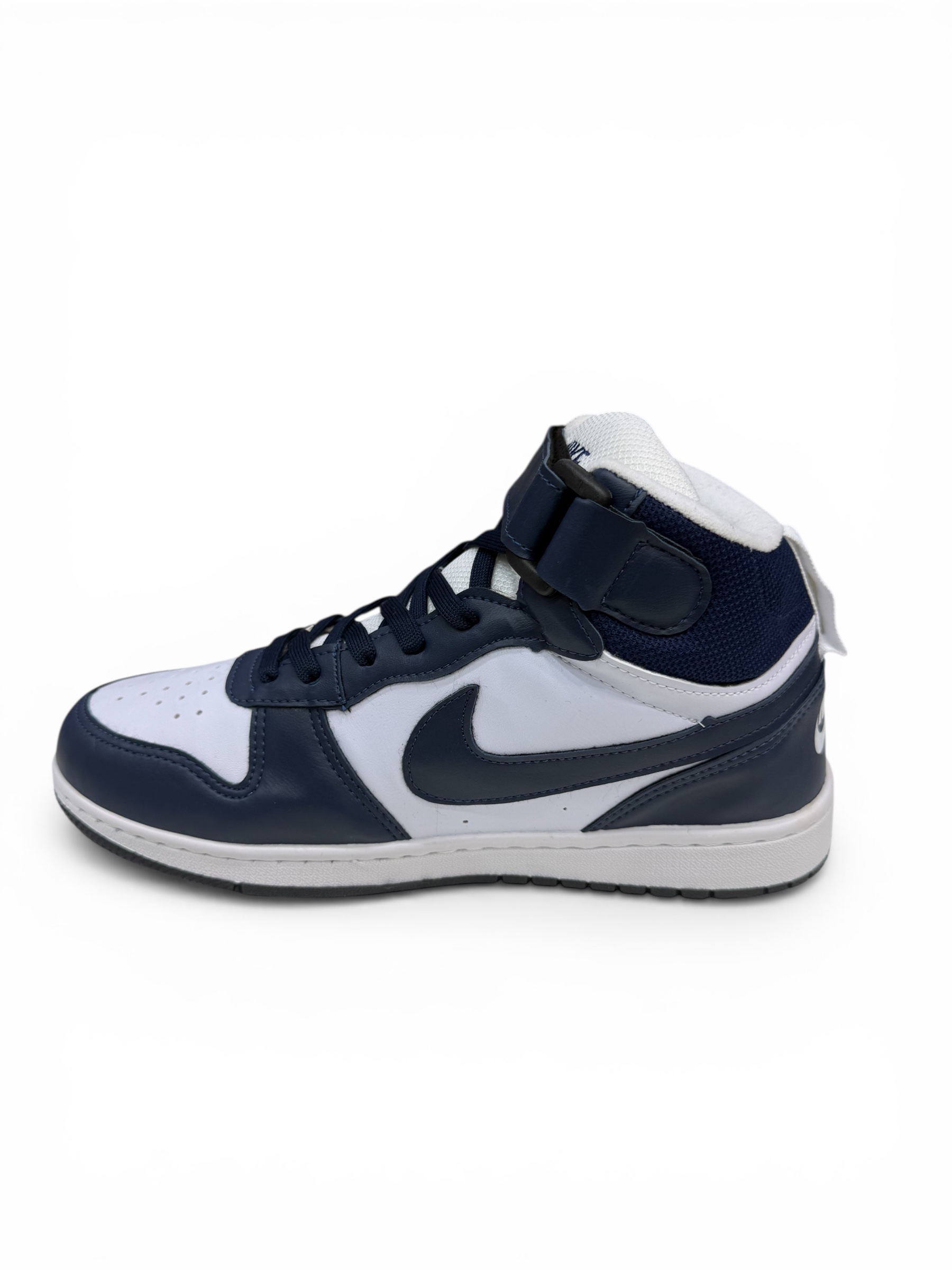 NIKE BOTA BOROUGH ( MARINHO BRANCO)